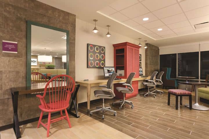 Business Center 37 of 41